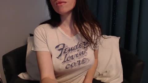 Snapshot of tinyytina chatting on 01.08.25 TinyyTina online show from 01.08.25