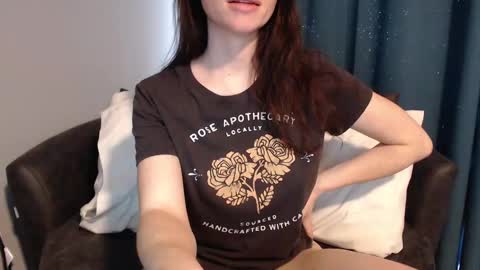 Snapshot of tinyytina chatting on 01.14.25 TinyyTina online show from 01.14.25