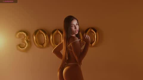 Tiphani Walker online show from 01.09.25