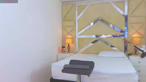 Tiphani Walker online show from 11.28.25