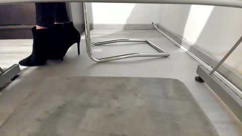 Snapshot of tired33 chatting on 01.06.25 Anna online show from 01.06.25