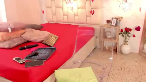 Tivizay online show from 02.15.25