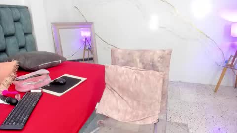 Tivizay online show from 11.15.25