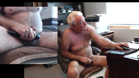 Snapshot of tlc_dude chatting on 10.31.25 TLC dude online show from 10.31.25