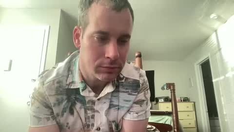 Snapshot of tleigh24 chatting on 12.24.24 tleigh24 online show from 12.24.24