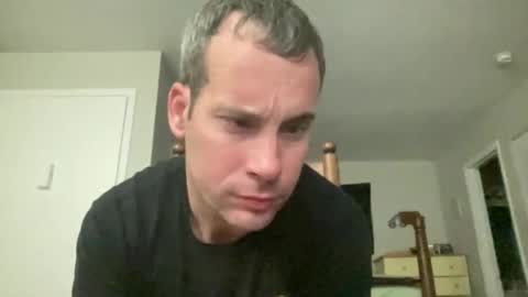 Snapshot of tleigh24 chatting on 12.31.24 tleigh24 online show from 12.31.24