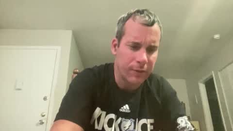 Snapshot of tleigh24 chatting on 12.14.25 tleigh24 online show from 12.14.25