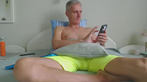 Snapshot of toffmen chatting on 09.13.25 Daniel Bisexual uncut 20cm online show from 09.13.25