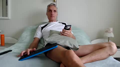Snapshot of toffmen chatting on 09.21.25 Daniel Bisexual uncut 20cm online show from 09.21.25