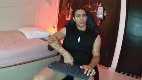 toji lee online show from 10.30.25