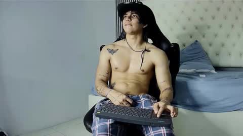 toji lee online show from 11.04.25