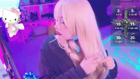 Snapshot of toky_doll chatting on 04.26.26 toky online show from 04.26.26