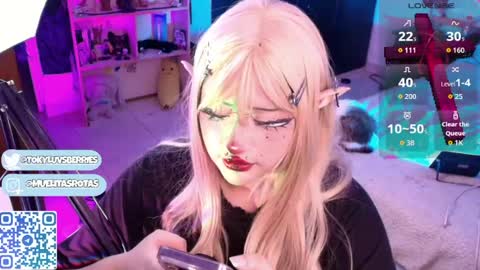 Snapshot of toky_doll chatting on 05.17.26 toky online show from 05.17.26