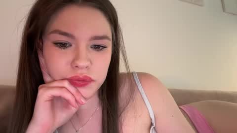 Snapshot of tokyo_blomm chatting on 05.20.26 Alice Alice - online show from 05.20.26