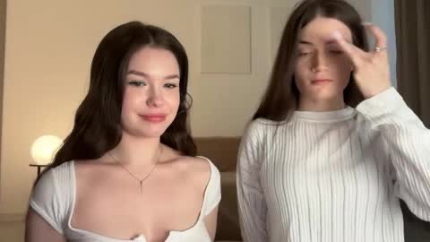 Snapshot of tokyo_blomm chatting on 05.27.26 Alice Alice - online show from 05.27.26