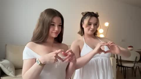 Snapshot of tokyo_blomm chatting on 05.30.26 Alice Alice - online show from 05.30.26