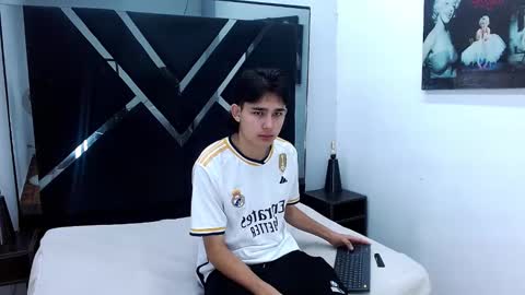 tom_0002 online show from 12.05.25