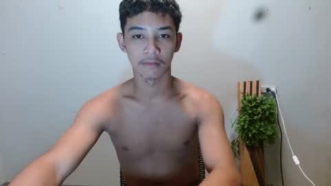 Snapshot of tom_denzel chatting on 01.10.26 jay online show from 01.10.26