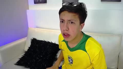 Snapshot of tom_marshall chatting on 04.12.26 Tom online show from 04.12.26