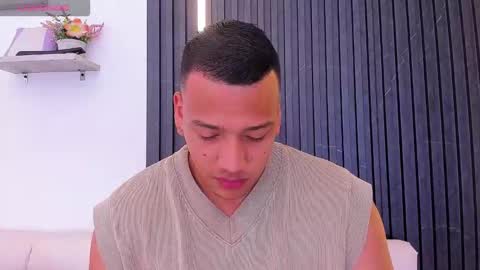 Tom muscle1 online show from 09.23.25