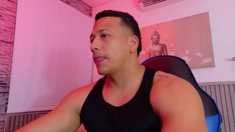 Tom muscle1 online show from 12.04.25