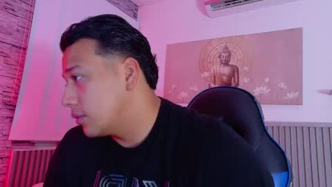 Tom muscle1 online show from 04.17.26