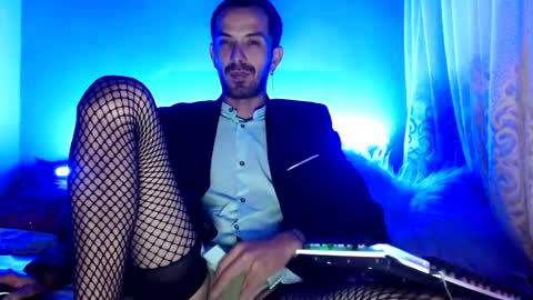 tomas gerauld. make me happy with 10000 tokens online show from 01.13.25