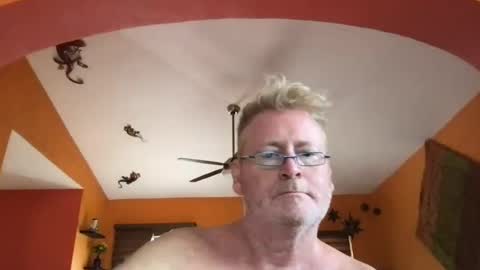 Snapshot of tomascausa chatting on 08.03.26 Hola online show from 08.03.26
