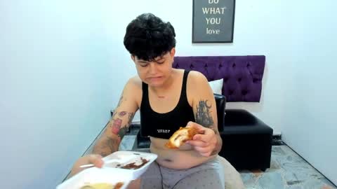 Snapshot of tomboy_natali chatting on 05.10.26 IAN SAYD online show from 05.10.26
