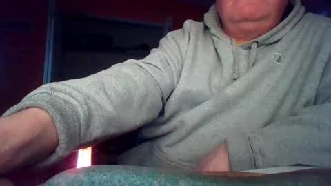 Snapshot of tomcat4848 chatting on 12.14.25 tomcat4848 online show from 12.14.25