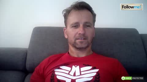 Snapshot of tomhardic chatting on 10.10.25 TOM online show from 10.10.25