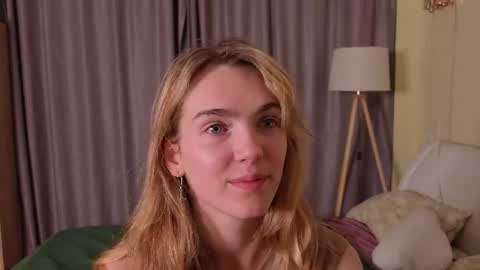 Snapshot of tomikavilandre chatting on 06.28.26 Lana online show from 06.28.26