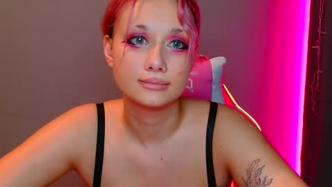 Snapshot of tommioo7 chatting on 02.05.25 Galadriel online show from 02.05.25