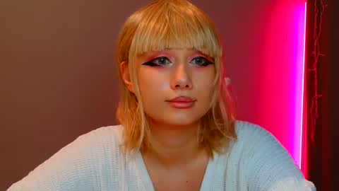 Snapshot of tommioo7 chatting on 02.06.25 Galadriel online show from 02.06.25