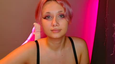 Snapshot of tommioo7 chatting on 02.11.25 Galadriel online show from 02.11.25