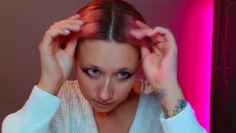 Snapshot of tommioo7 chatting on 02.12.25 Galadriel online show from 02.12.25