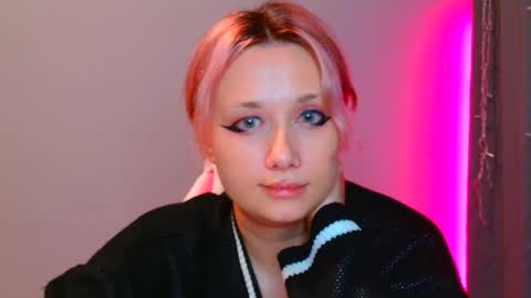 Snapshot of tommioo7 chatting on 02.19.25 Galadriel online show from 02.19.25