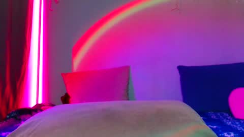 Snapshot of tommioo7 chatting on 03.06.25 Galadriel online show from 03.06.25