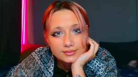 Snapshot of tommioo7 chatting on 03.08.25 Galadriel online show from 03.08.25