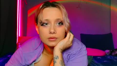 Snapshot of tommioo7 chatting on 03.08.25 Galadriel online show from 03.08.25