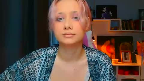 Snapshot of tommioo7 chatting on 03.09.25 Galadriel online show from 03.09.25