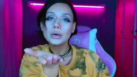 Snapshot of tommioo7 chatting on 09.24.25 Galadriel online show from 09.24.25