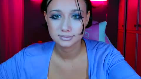 Snapshot of tommioo7 chatting on 10.10.25 Galadriel online show from 10.10.25