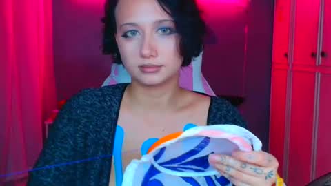 Snapshot of tommioo7 chatting on 10.25.25 Galadriel online show from 10.25.25