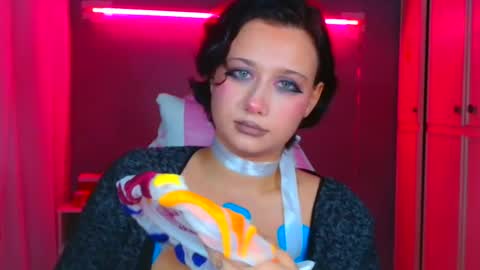 Snapshot of tommioo7 chatting on 11.02.25 Galadriel online show from 11.02.25