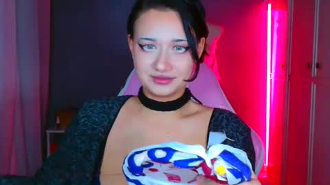 Snapshot of tommioo7 chatting on 11.16.25 Galadriel online show from 11.16.25