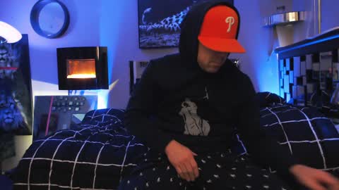 Snapshot of tommy_knuckles chatting on 12.28.24 Tommy online show from 12.28.24