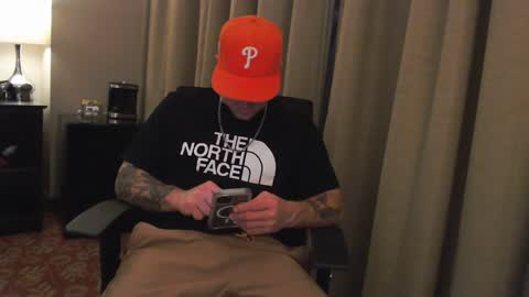 Snapshot of tommy_knuckles chatting on 12.29.24 Tommy online show from 12.29.24