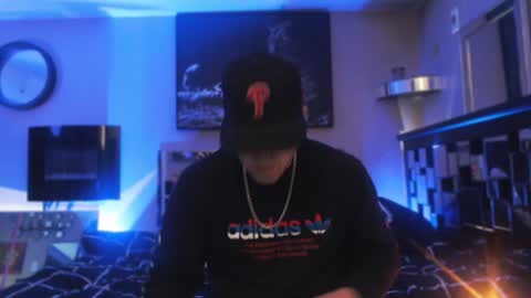 Snapshot of tommy_knuckles chatting on 01.02.25 Tommy online show from 01.02.25