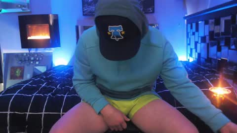 Snapshot of tommy_knuckles chatting on 01.05.25 Tommy online show from 01.05.25